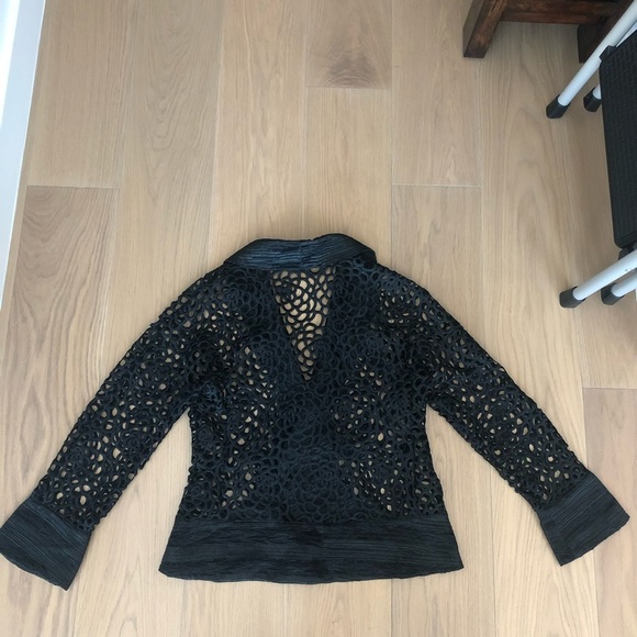 New NWOT unique black rose floral lace cardigan ridge pleat outline size large - Picture 3 of 9